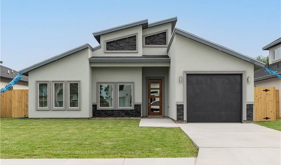 613 Tower Oak Dr, Alamo, TX 78516 - 3 Beds, 3 Bath