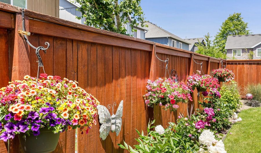 216 CHURCHILL DOWNS St, Albany, OR 97322 - 4 Beds, 3 Bath