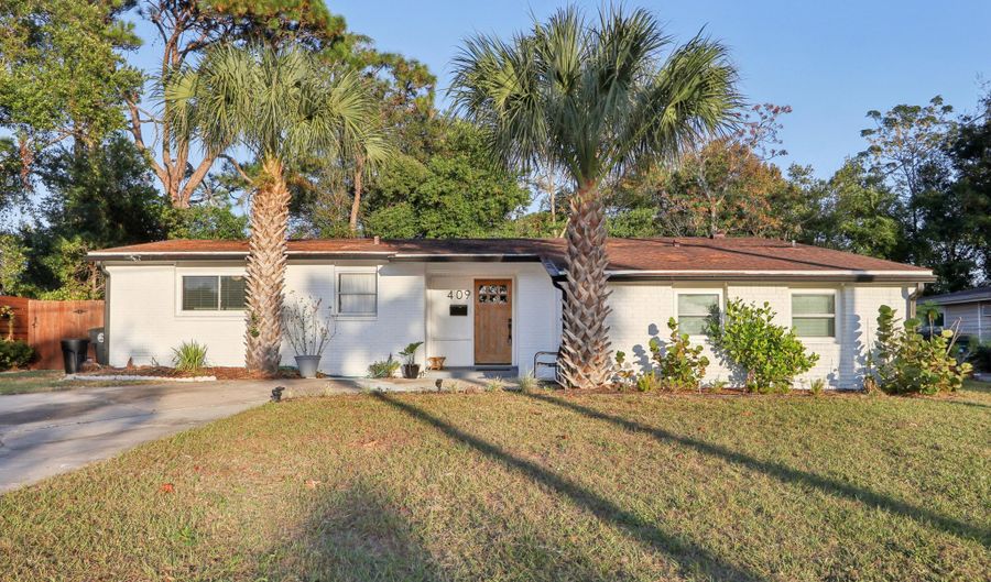 409 SAILFISH Dr E, Atlantic Beach, FL 32233 - 4 Beds, 3 Bath