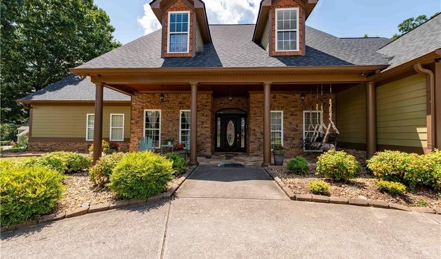 42 Rocky Mountain Pass, Adairsville, GA 30103 - 4 Beds, 5 Bath