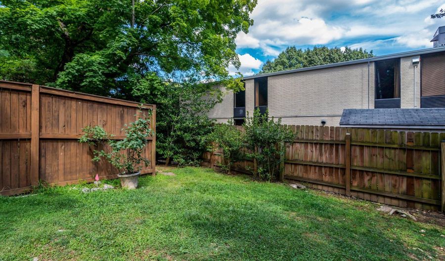 2113 N LINCOLN St, Arlington, VA 22207 - 3 Beds, 4 Bath