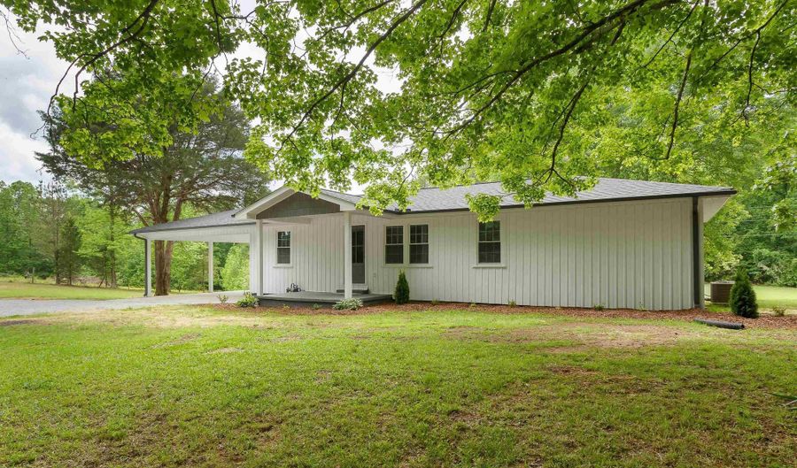 1511 County Road 24, Florence, AL 35633 - 3 Beds, 2 Bath