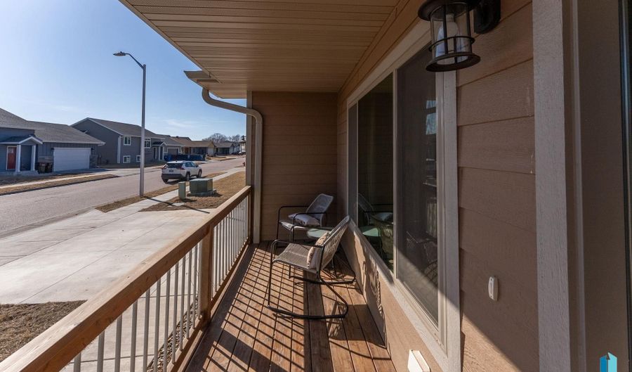 500 E Cairos Pl, Brandon, SD 57005 - 2 Beds, 2 Bath