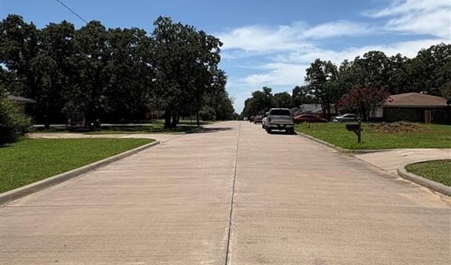 102 Shady Oak Rd, Keene, TX 76059 - 3 Beds, 2 Bath