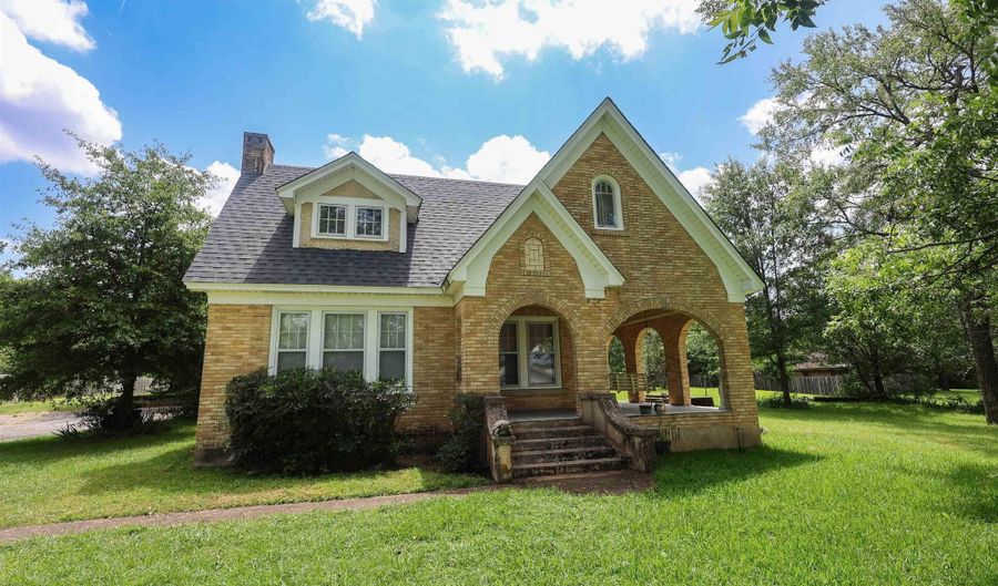 124 N HILL St, Amity, AR 71921 - 3 Beds, 2 Bath