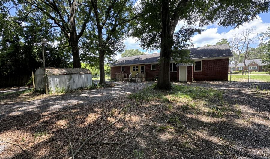110 Harris St, Bishopville, SC 29010 - 5 Beds, 2 Bath