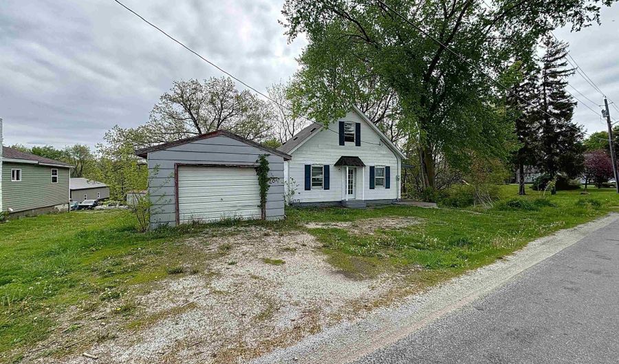 204 MAIN Ave, Matherville, IL 61231 - 2 Beds, 1 Bath