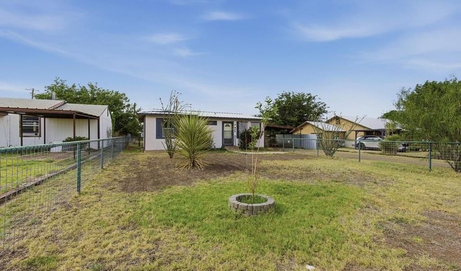 905 W Marfa Ave, Alpine, TX 79830 - 3 Beds, 1 Bath