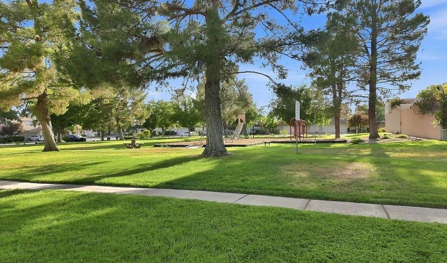 3768 Pilgrim St, Las Vegas, NV 89121 - 2 Beds, 2 Bath