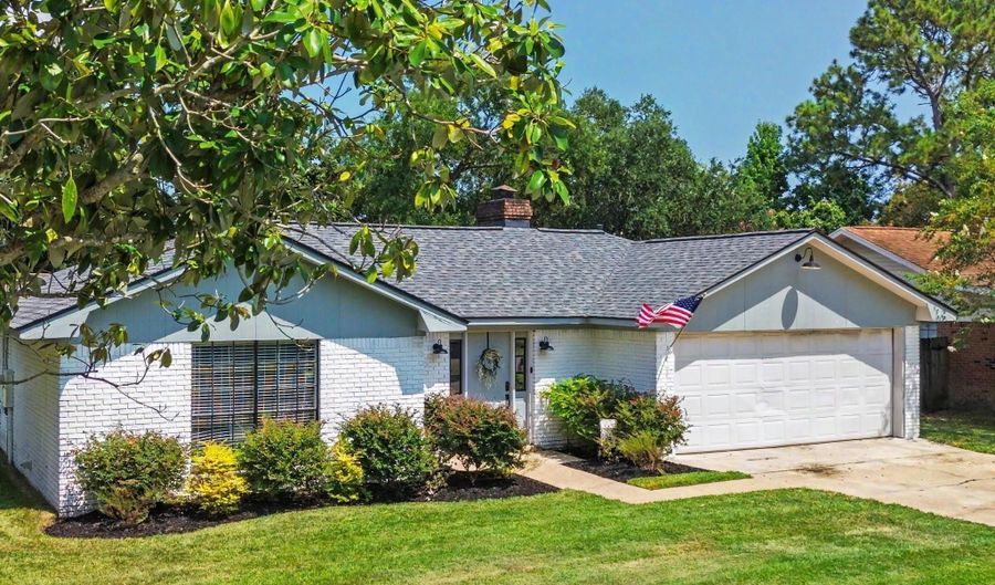 2134 Baywood Dr, Biloxi, MS 39532 - 3 Beds, 2 Bath