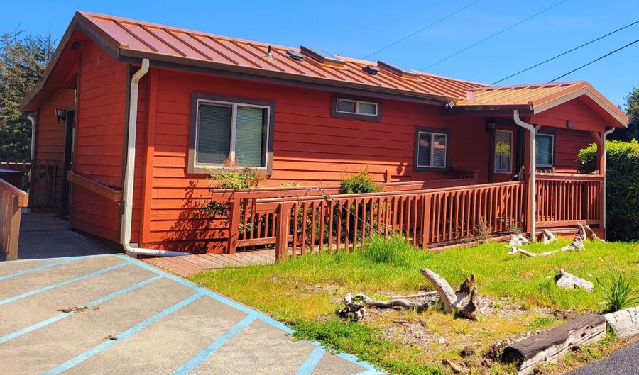 19921 WHALESHEAD Rd M1, Brookings, OR 97415 - 2 Beds, 2 Bath