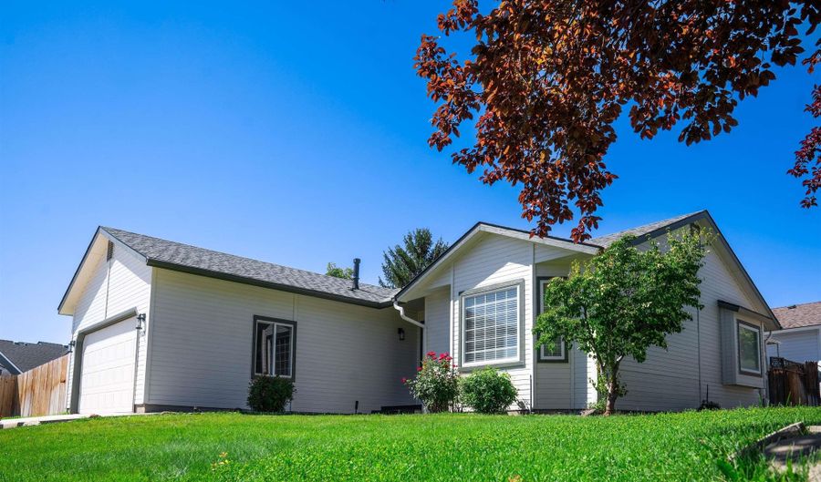 8024 W Mojave Dr, Boise, ID 83709 - 3 Beds, 2 Bath