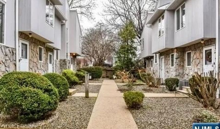 6 Essex St 10B, Belleville, NJ 07109 - 2 Beds, 2 Bath
