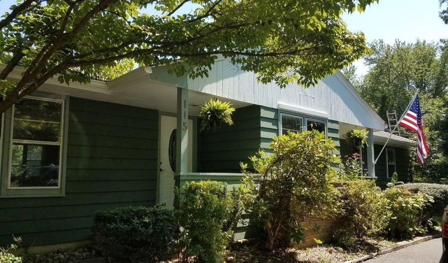 115 Browns Dock Rd, Atlantic Highlands, NJ 07716 - 3 Beds, 1 Bath