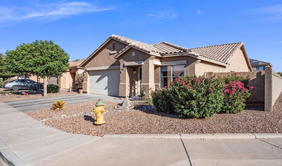671 W JAHNS Ct, Casa Grande, AZ 85122 - 3 Beds, 2 Bath