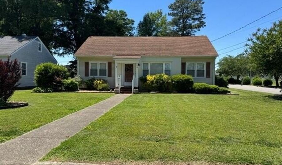 921 N Liberty St, Ahoskie, NC 27910 - 3 Beds, 2 Bath