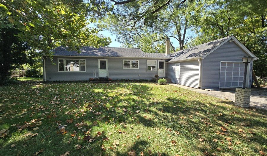 901 E Krage Dr, Addison, IL 60101 - 3 Beds, 2 Bath