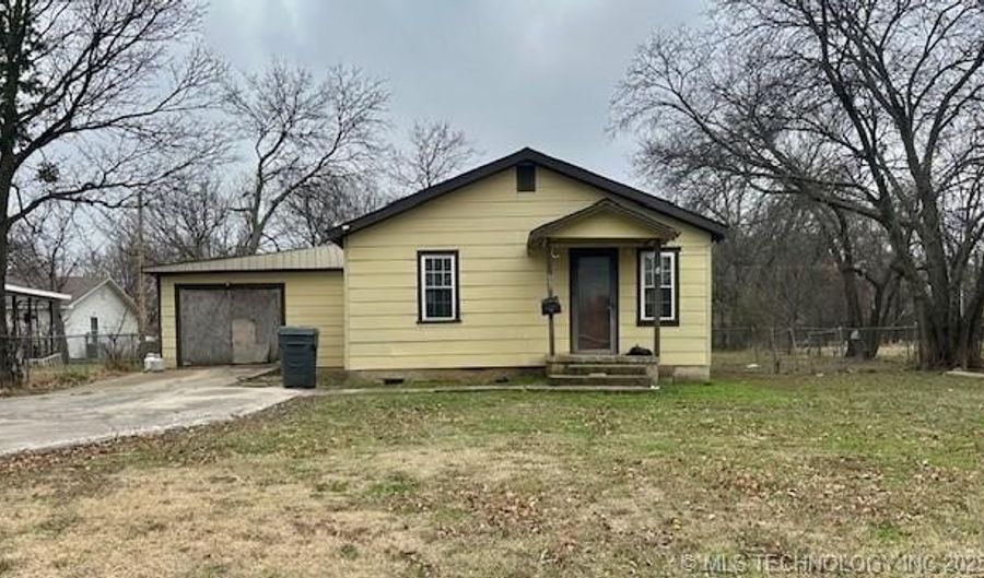 230 13th Ave NW, Ardmore, OK 73401 - 2 Beds, 1 Bath