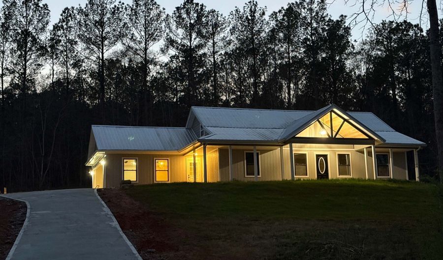 405 Ramah Church, Barnesville, GA 30204 - 4 Beds, 3 Bath