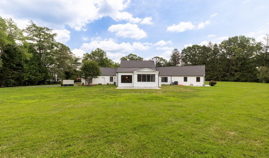 10700 ALLOWAY Dr, Potomac, MD 20854 - 4 Beds, 5 Bath