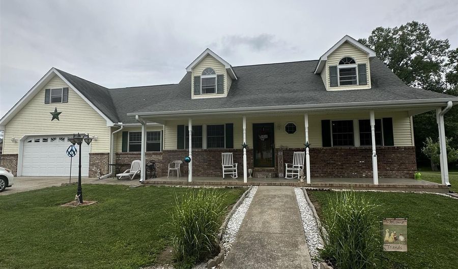 6 County Road 70 E, Bloomfield, IN 47424 - 3 Beds, 3 Bath