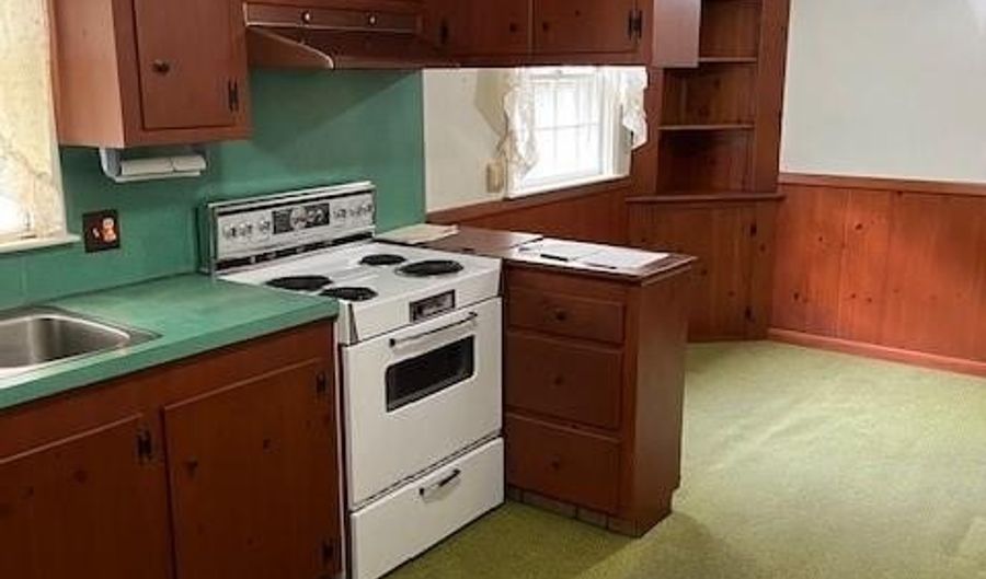 31 WINSOR Ave, Johnston, RI 02919 - 3 Beds, 1 Bath