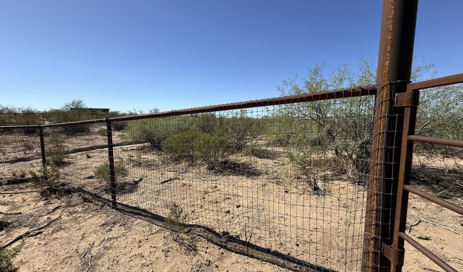Xx00 W Saguaro Hill Trail, Congress, AZ 85332 - 0 Beds, 0 Bath