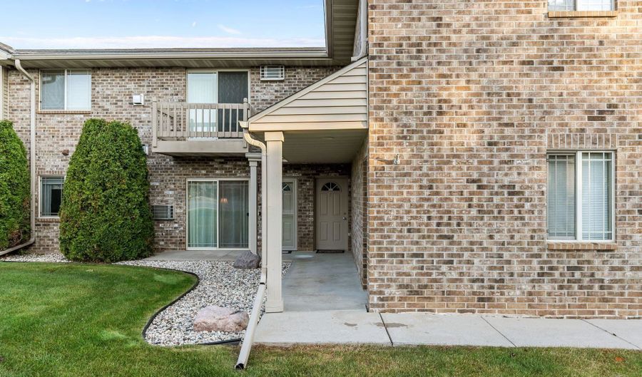 3333 N CASALOMA Dr 9, Appleton, WI 54913 - 2 Beds, 2 Bath