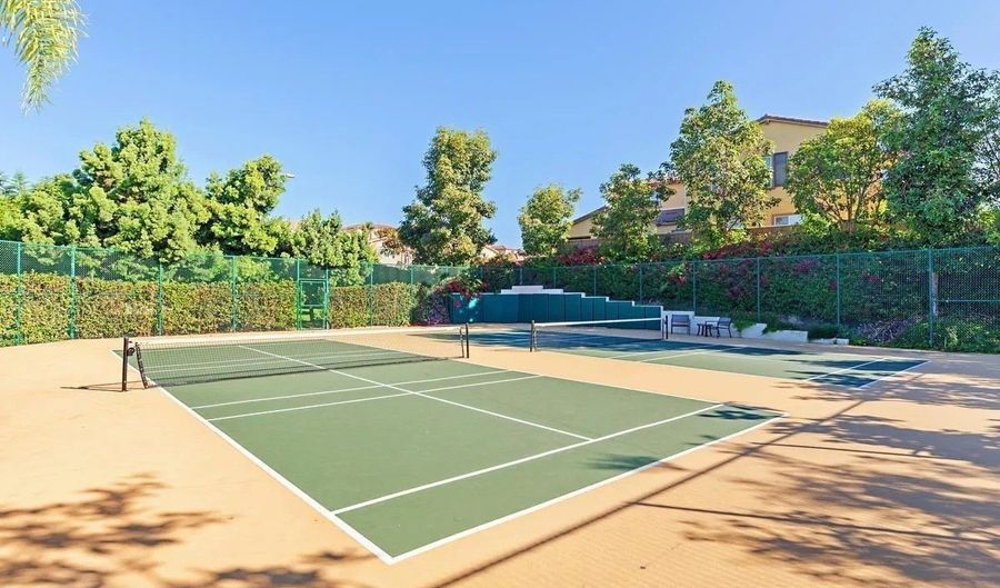 3749 Arapaho Pl, Carlsbad, CA 92010 - 5 Beds, 3 Bath