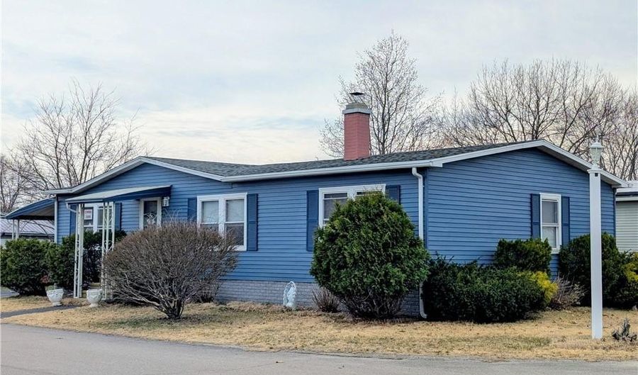 44 Castle Rd, Attleboro, MA 02703 - 2 Beds, 2 Bath
