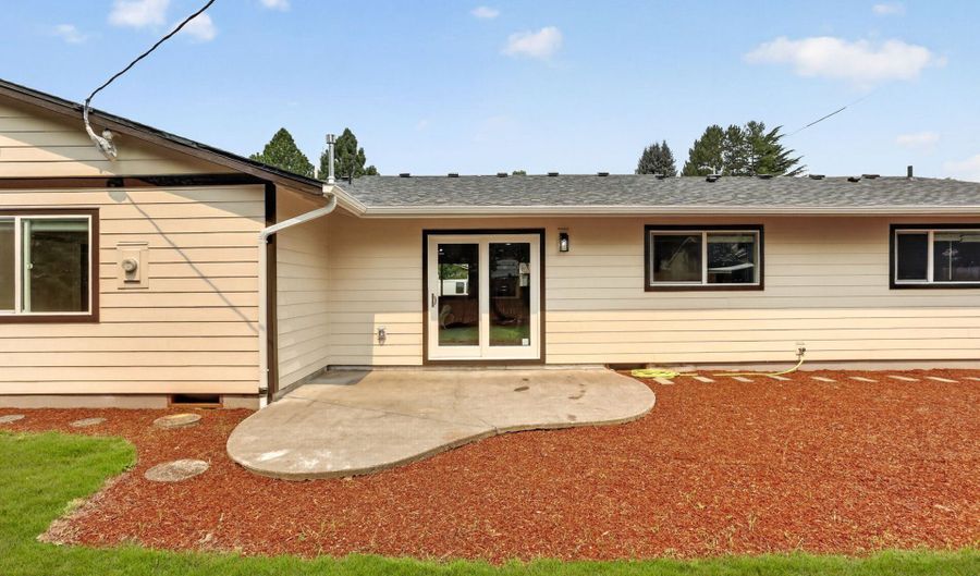 13670 SW 21ST St, Beaverton, OR 97008 - 3 Beds, 3 Bath