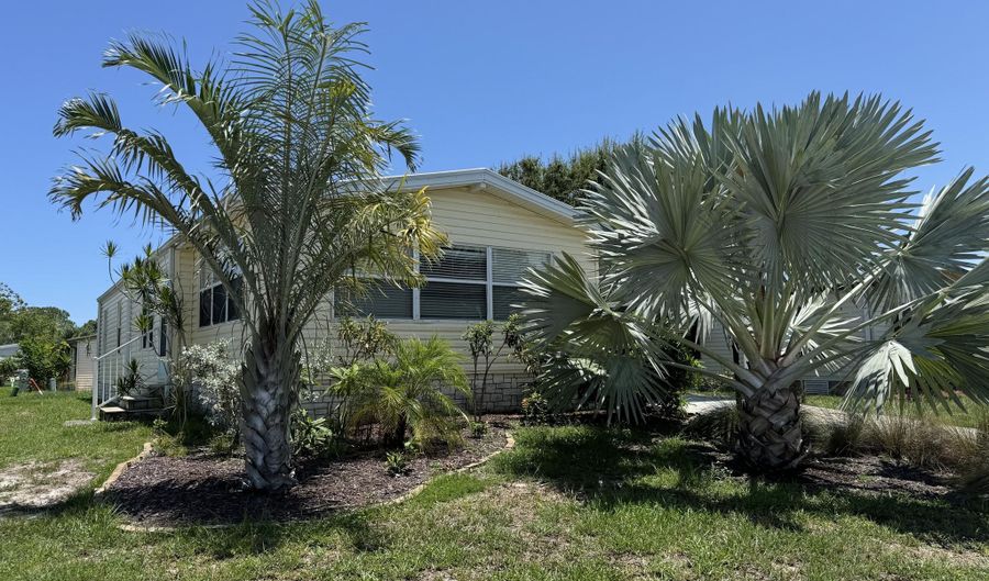 903 Bougainvillea Cir, Barefoot Bay, FL 32976 - 2 Beds, 2 Bath