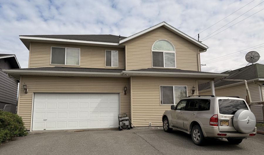285 Flower St, Anchorage, AK 99508 - 6 Beds, 3 Bath