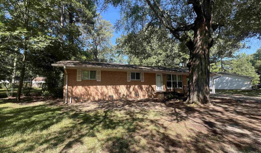 1522 Chris Dr, Benton, AR 72015 - 3 Beds, 2 Bath