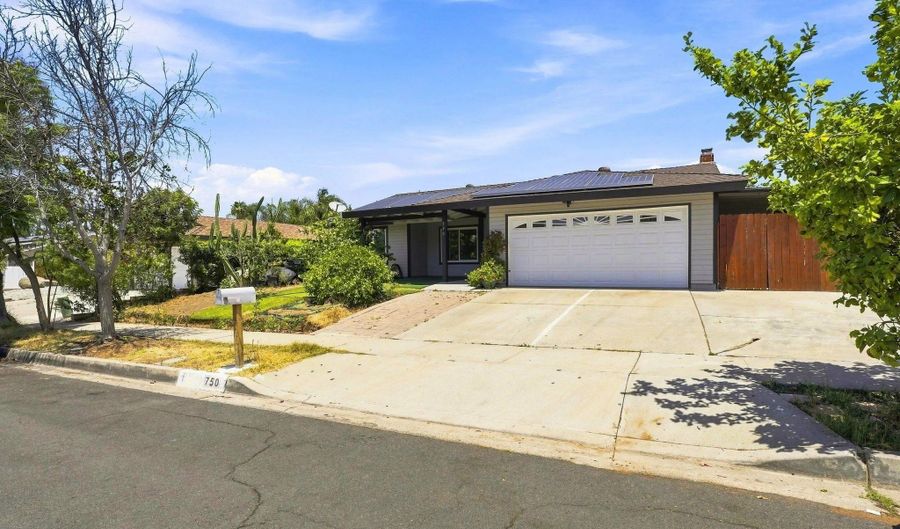 750 Linwood St, Escondido, CA 92027 - 3 Beds, 2 Bath