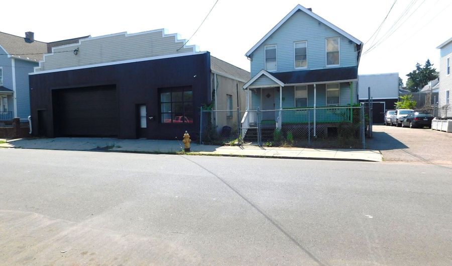 335 Charles St, Bridgeport, CT 06606 - 0 Beds, 3 Bath