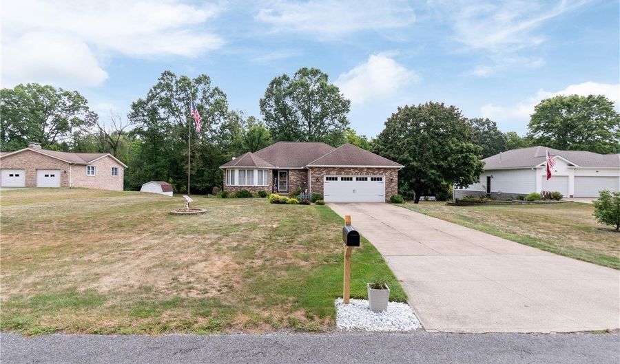 2007 Nolt Dr, Akron, OH 44312 - 3 Beds, 2 Bath