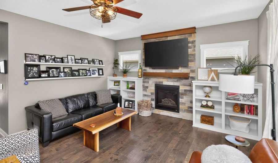 2102 NE 17th St, Ankeny, IA 50021 - 4 Beds, 4 Bath