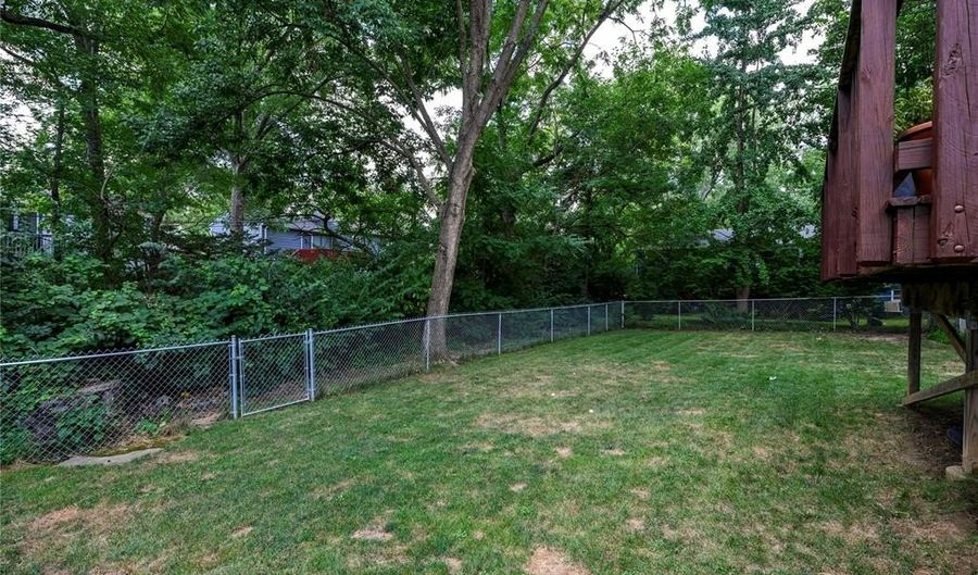 9232 Arrow Dr, Affton, MO 63123 - 2 Beds, 1 Bath
