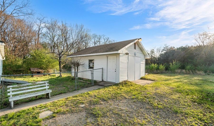 606 N Roseville St, Altus, AR 72821 - 3 Beds, 1 Bath