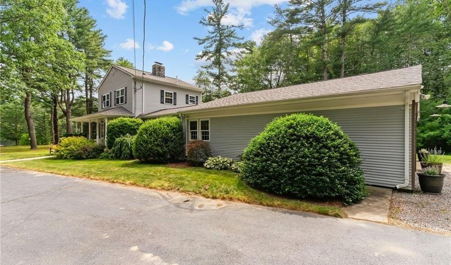 95 Lakehurst Dr, Coventry, RI 02816 - 3 Beds, 2 Bath