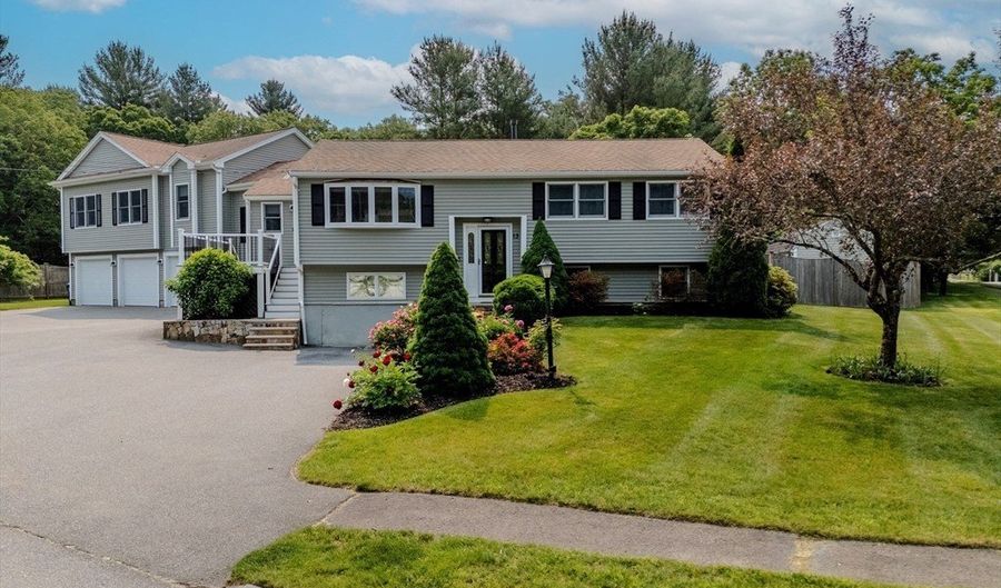 13 Lantern Ln, Billerica, MA 01821 - 4 Beds, 3 Bath