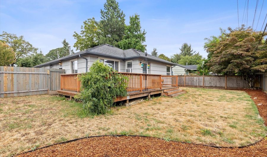 7511 SE Harmony Rd, Milwaukie, OR 97222 - 3 Beds, 1 Bath