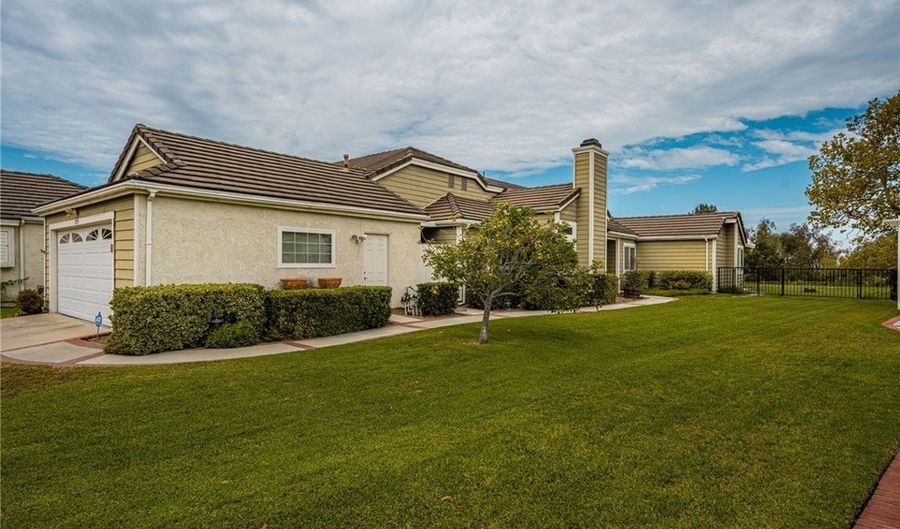 5779 E Hudson Bay, Anaheim, CA 92807 - 3 Beds, 2 Bath