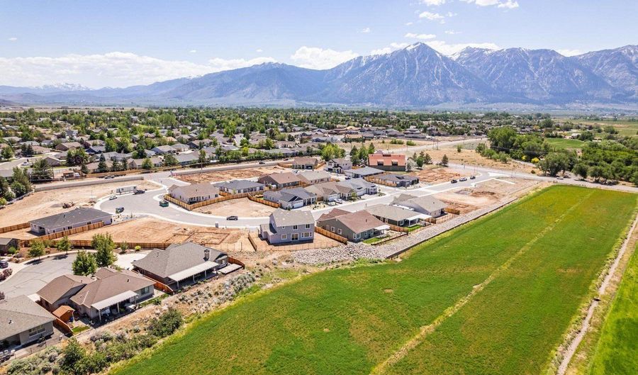 596 Sage Grouse Lp, Gardnerville, NV 89460 - 3 Beds, 3 Bath