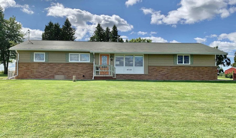 4732 S Adrian Hwy, Adrian, MI 49221 - 3 Beds, 2 Bath
