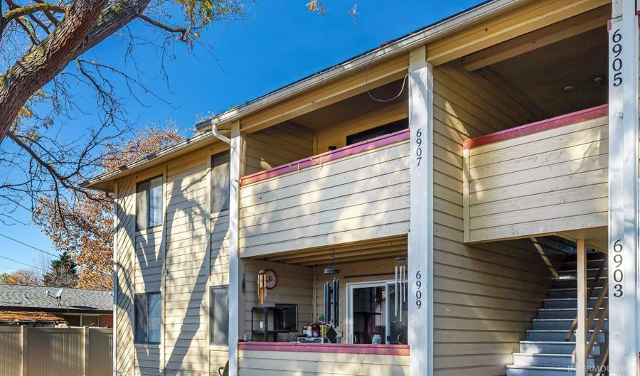 6907 W Colehaven Ln, Boise, ID 83704 - 2 Beds, 1 Bath