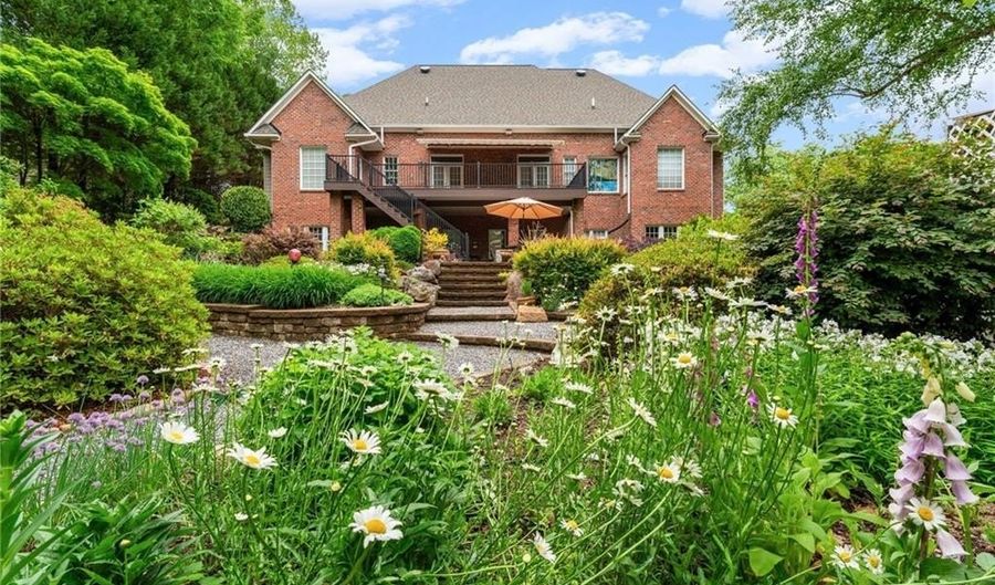 247 James Way, Advance, NC 27006 - 4 Beds, 3 Bath