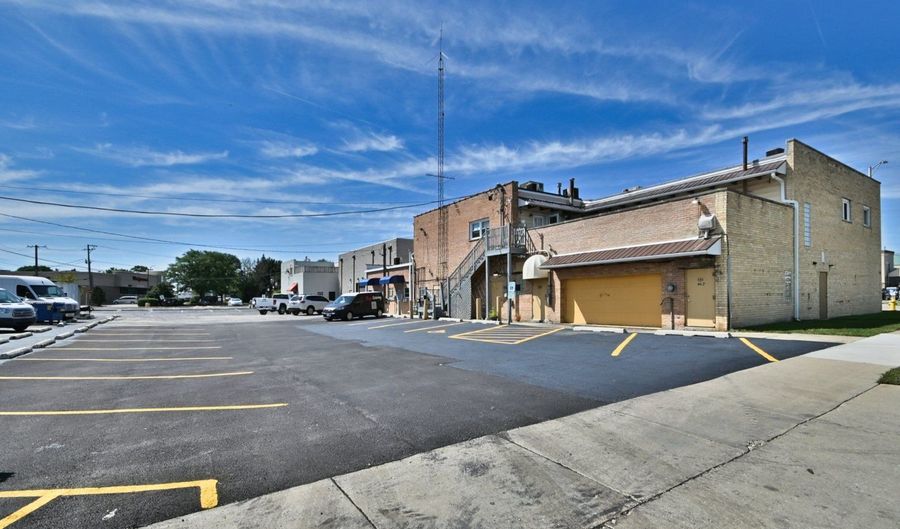 329-31 N Addison Rd, Addison, IL 60101 - 0 Beds, 0 Bath