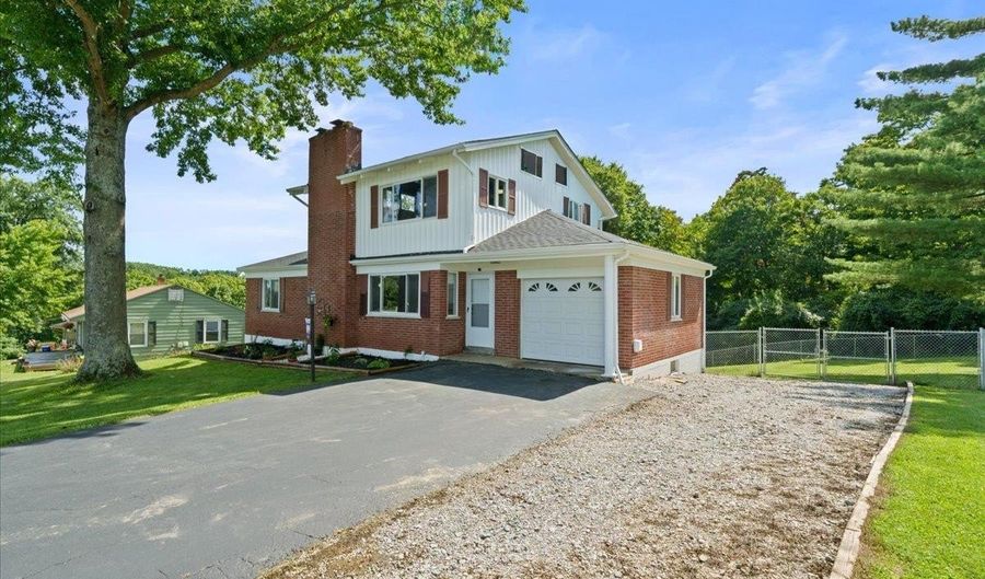 102 Hillcrest Rd, Aurora, IN 47001 - 3 Beds, 2 Bath